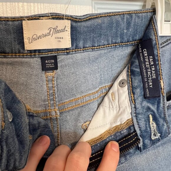 Universal Thread Ripped Mid Rise Skinny - Picture 4 of 6